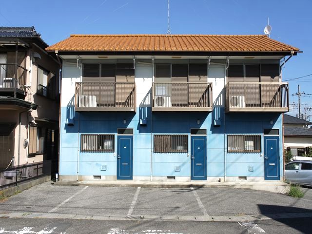 建物外観　青を基調とした爽やかな建物です♪