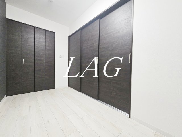 居室・リビング　洋室のお部屋です。（同仕様です。）