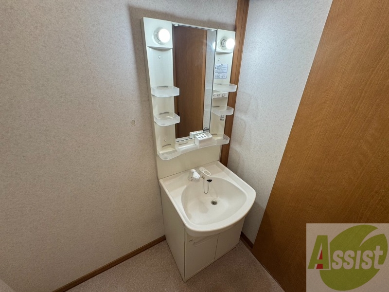 洗面設備　こちらに洗面台があります。朝の洗顔はこちらで。