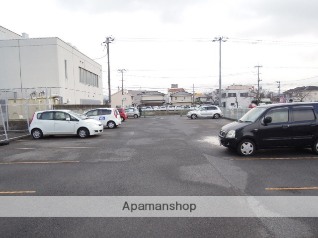 駐車場　エントランス