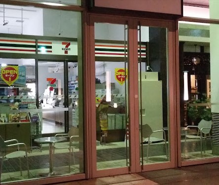 コンビニ　セブン－イレブンセレスティン芝三井ビル店（コンビニ）まで102m