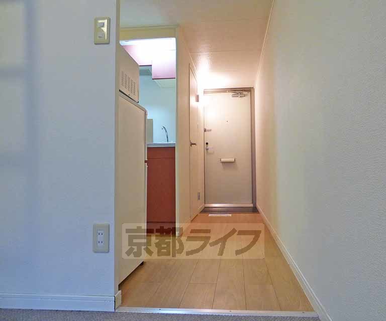 その他部屋・スペース　用途別スペースが床で区切られており生活しやすいお部屋です。