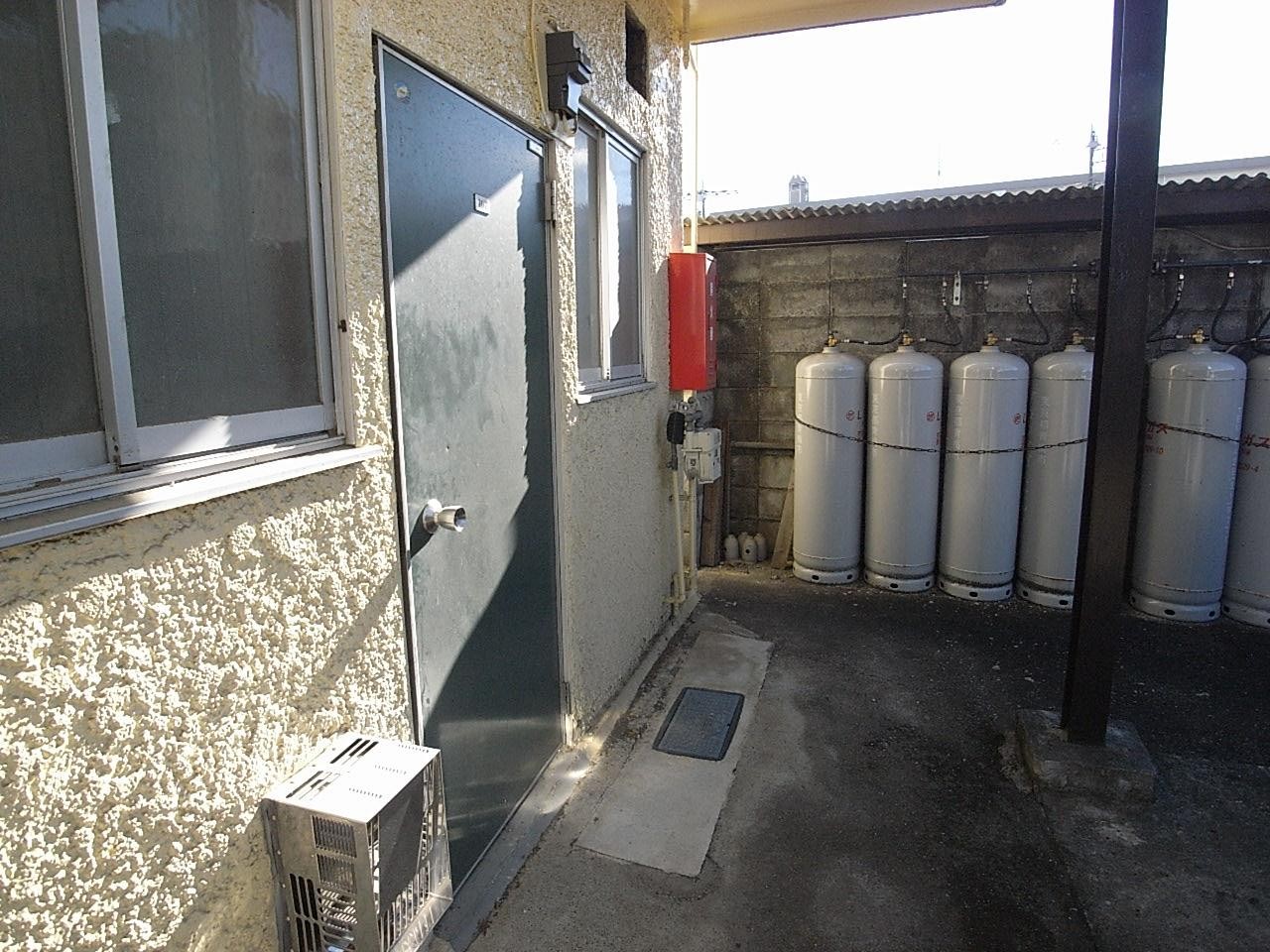 セキュリティ　玄関前