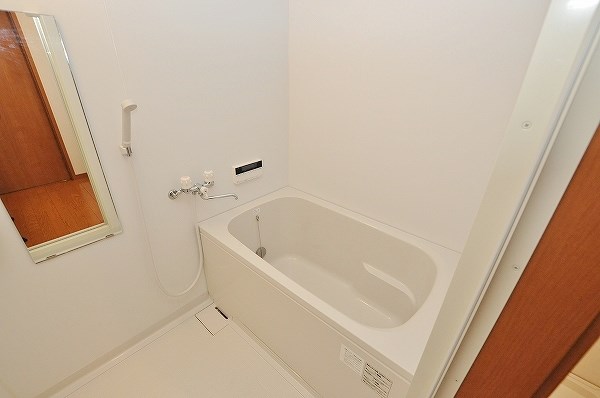 バス・シャワールーム　★お風呂にゆっくり浸かって疲れを取りませんか？追焚機能付き★