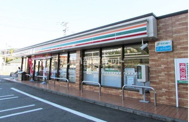 コンビニ　セブンイレブン福岡平和5丁目店（コンビニ）まで320m
