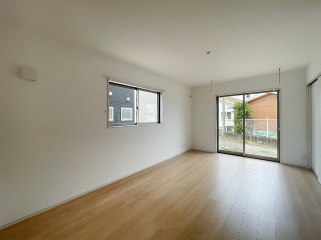 居室・リビング　同シリーズの別物件の写真です。現況優先です。