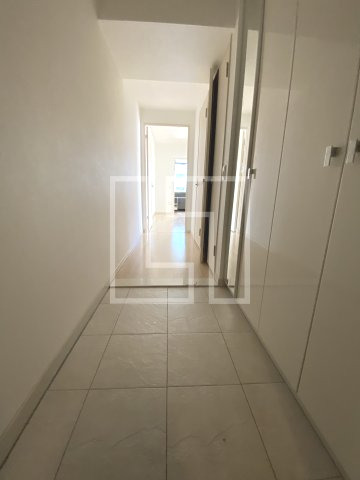 玄関　アルグラッド ザ・タワー心斎橋　玄関スペース