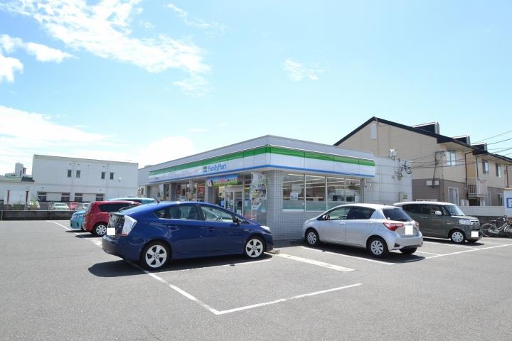 コンビニ　ファミリーマート芳田店（コンビニ）まで314m