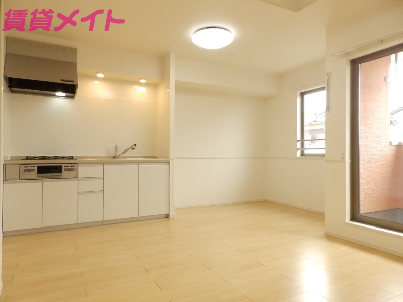 居室・リビング　反転タイプ参考写真