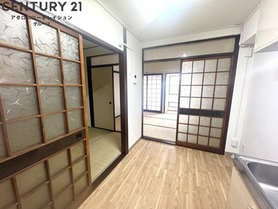 居室・リビング　和室2部屋合わせると広々とした間取りです。