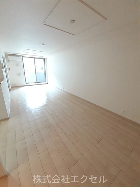 居室・リビング　明るいリビングです。