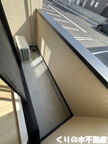 玄関　同タイプのお部屋です（現況を優先します）