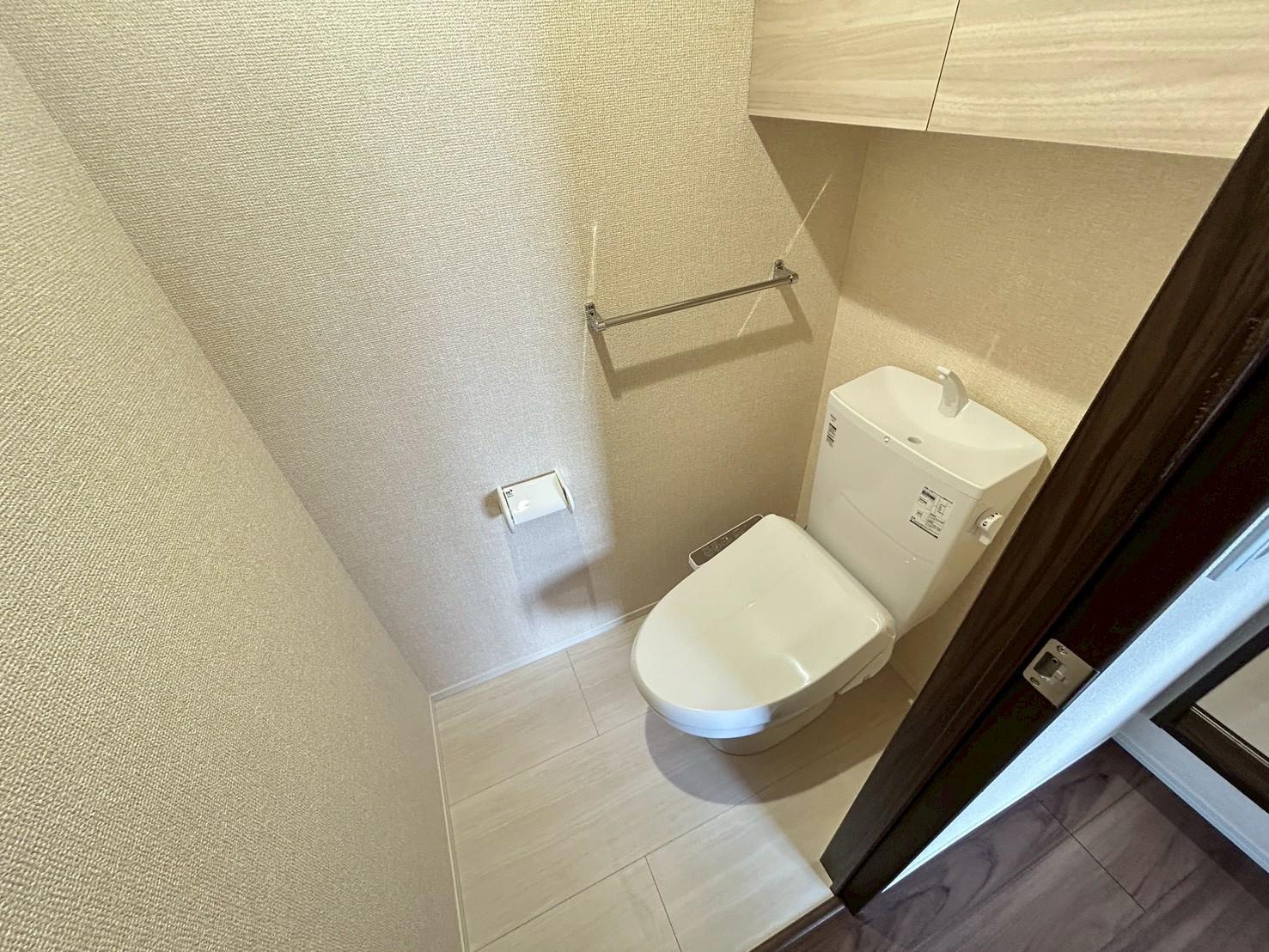 トイレ　温水洗浄暖房便座付トイレ