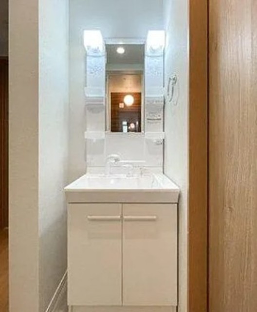 洗面設備　同仕様参考写真です