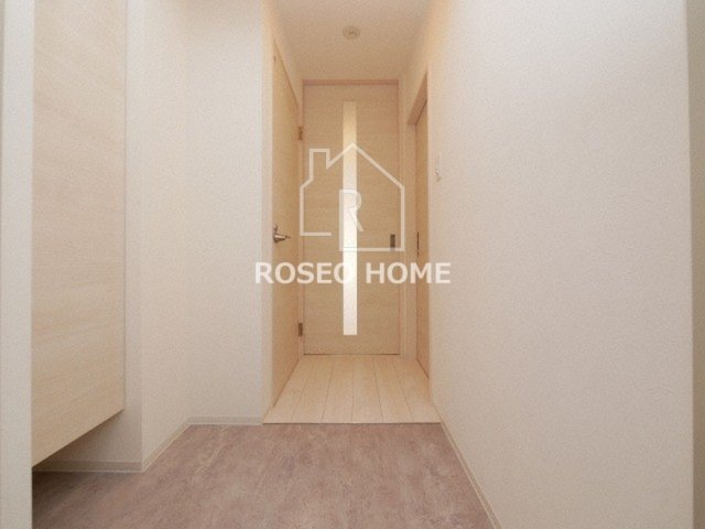 玄関　同マンション別部屋：参考写真