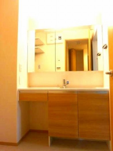 洗面設備　同建物参考写真