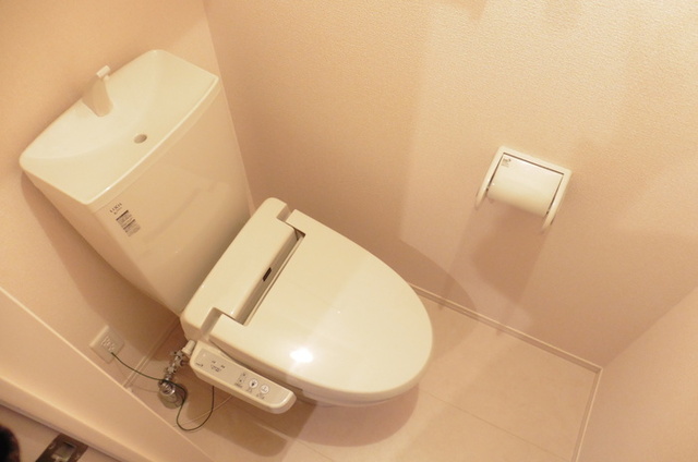 トイレ　温水洗浄暖房便座