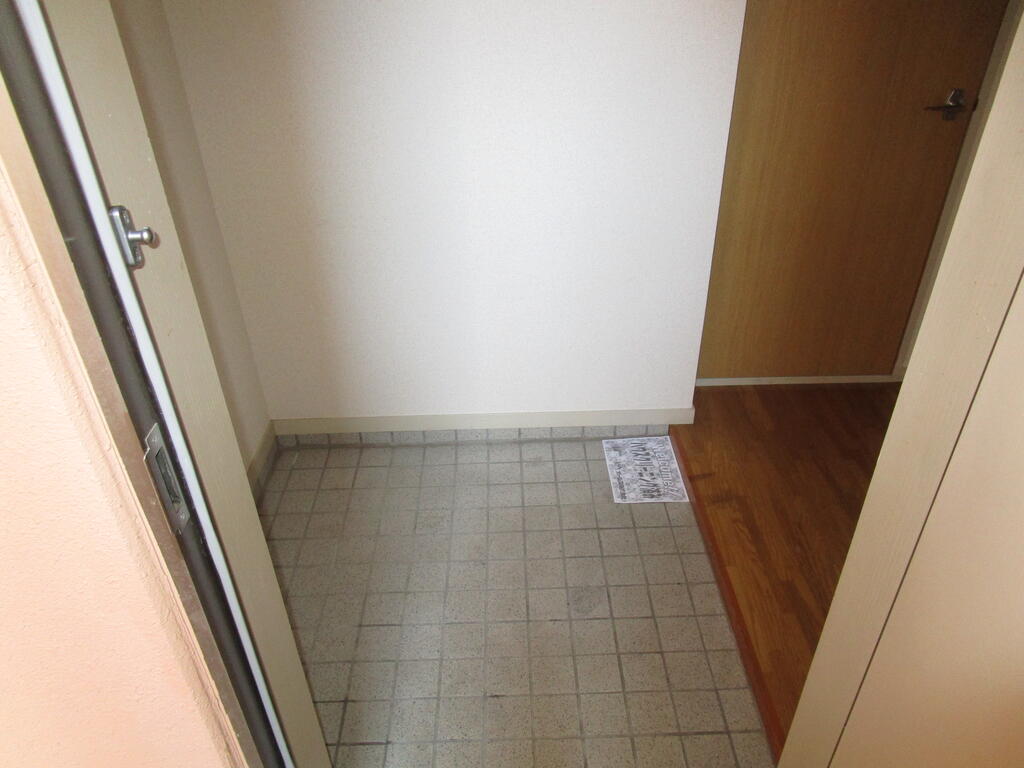 玄関　シンプルな玄関