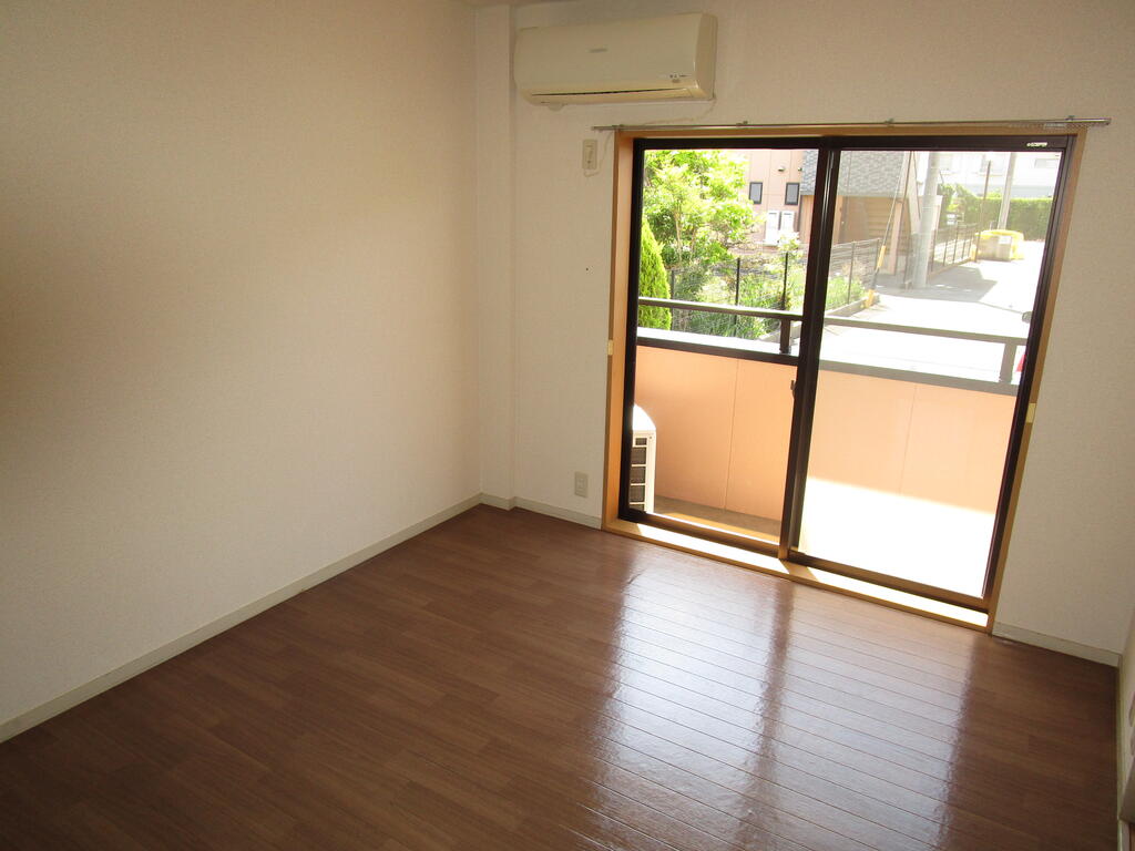 居室・リビング　6帖南洋室