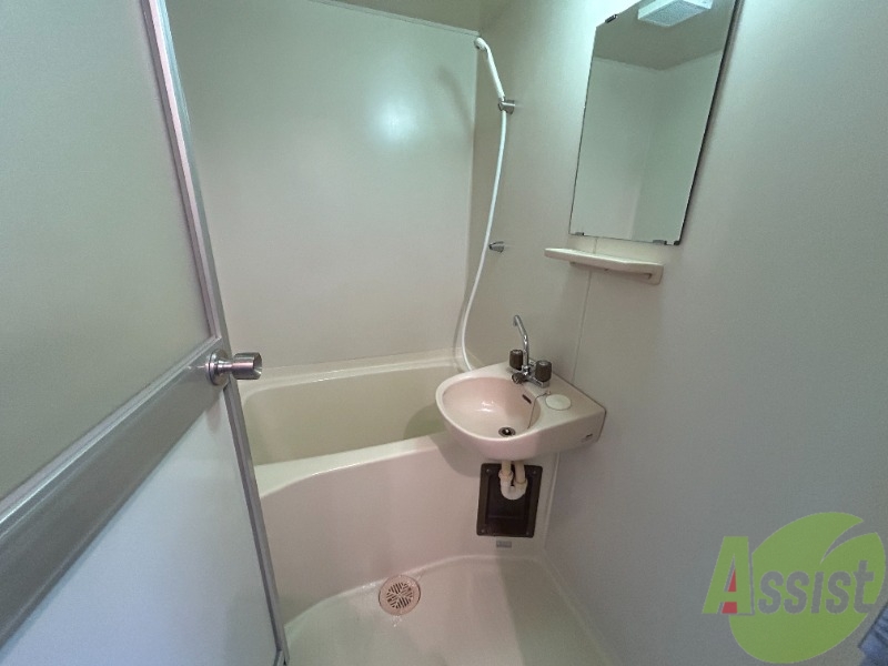 バス・シャワールーム　一日の終わりは湯船に浸かって疲れを癒しましょう。