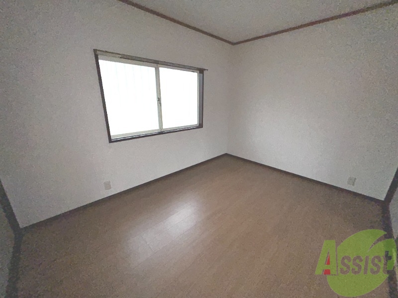 その他部屋・スペース　寝室はこちらの洋室をお使いください。広さは６帖です。