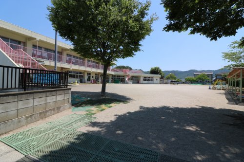 幼稚園・保育園　わかば保育園（幼稚園・保育園）まで577m