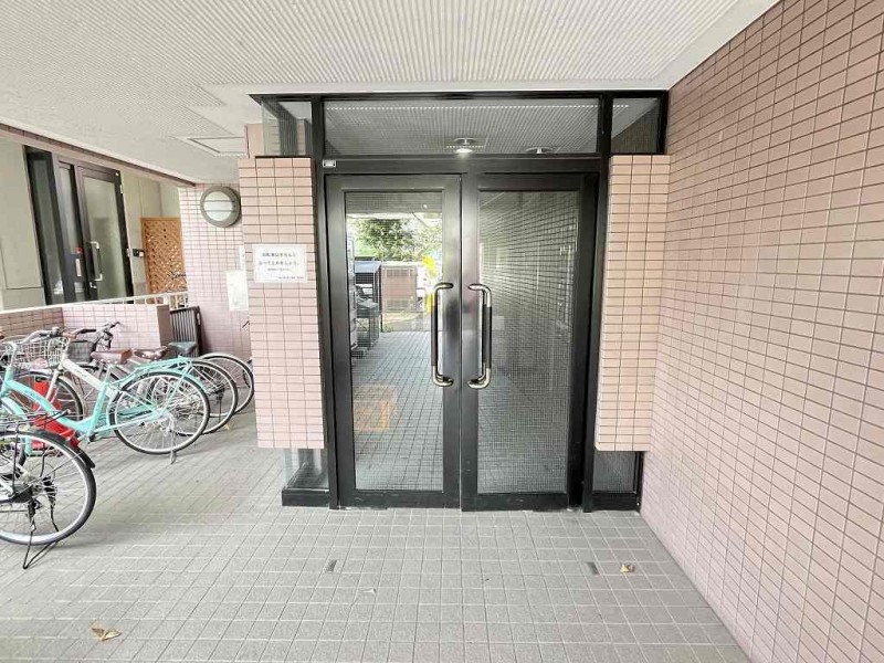 エントランス　エントランス