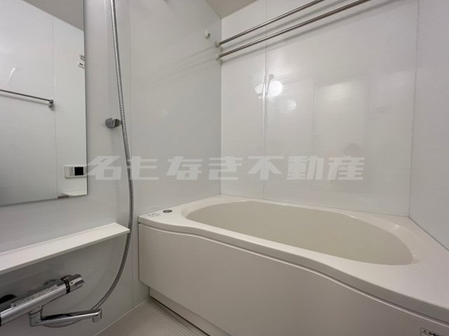 バス・シャワールーム　コンパクトで使いやすいお風呂です