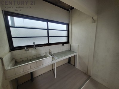 キッチン　作業スペースが広いです。