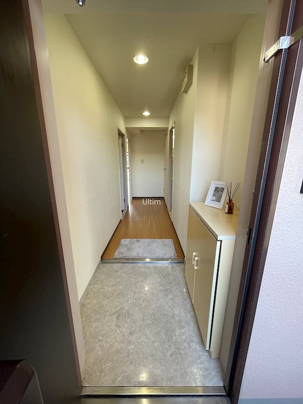 玄関　別のお部屋の写真です。ご参考までに。