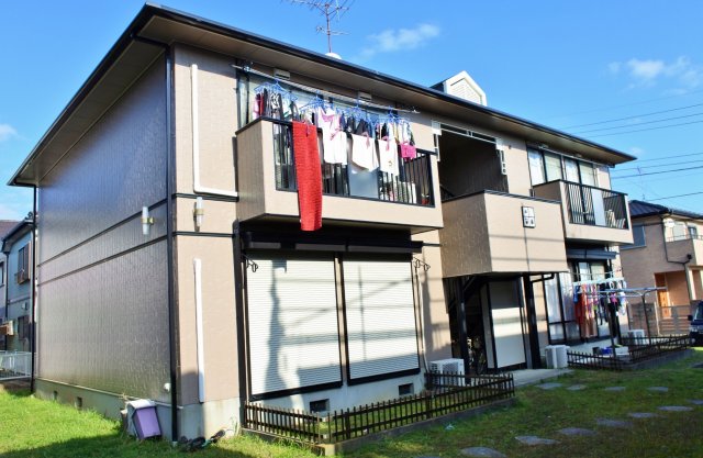 建物外観　日当たり良好で全室角部屋です♪