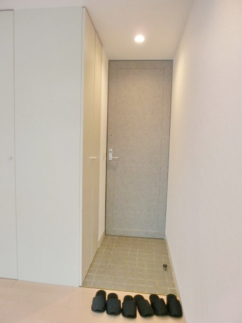 玄関　他部屋参考写真です。