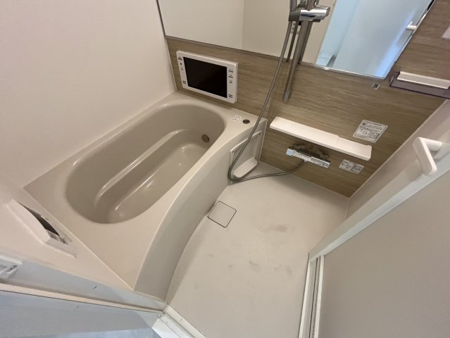 バス・シャワールーム　コンパクトで使いやすいお風呂です