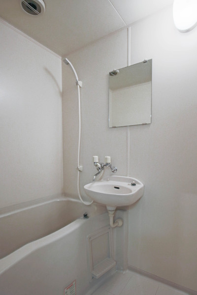 バス・シャワールーム　同じ建物の別のお部屋