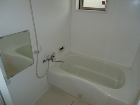 バス・シャワールーム　お風呂で日々の疲れを落としましょう