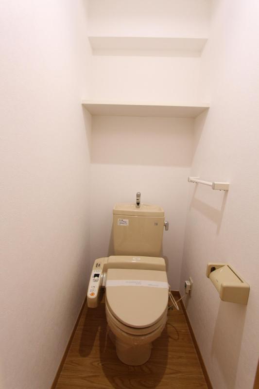 トイレ　同タイプ・参考写真