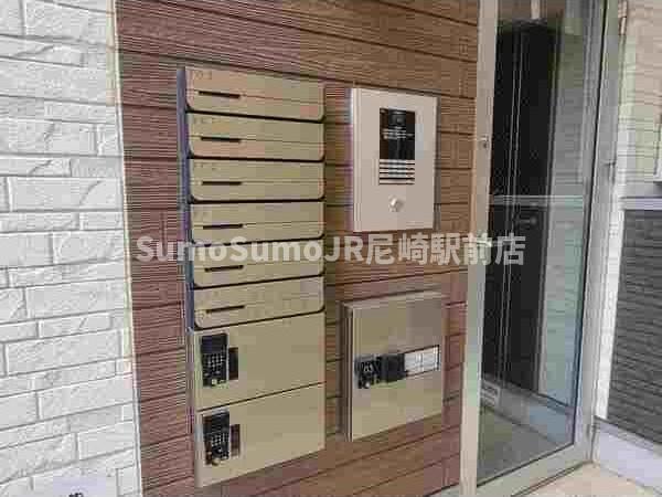 セキュリティ　清潔なエントランスです