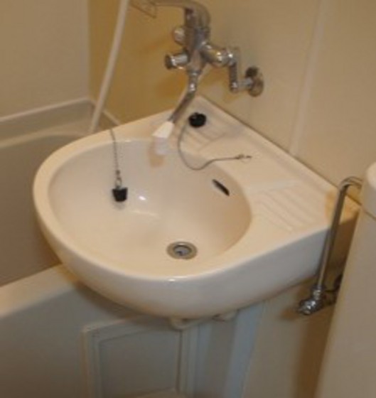 洗面設備　※他号室の写真です