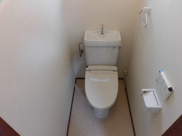 トイレ　清潔感のあるトイレです