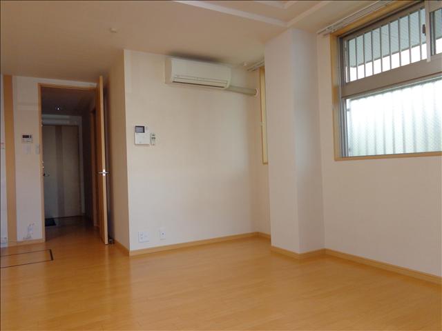 その他　エアコン付き洋室です