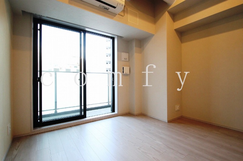 居室・リビング　８．７帖の洋室