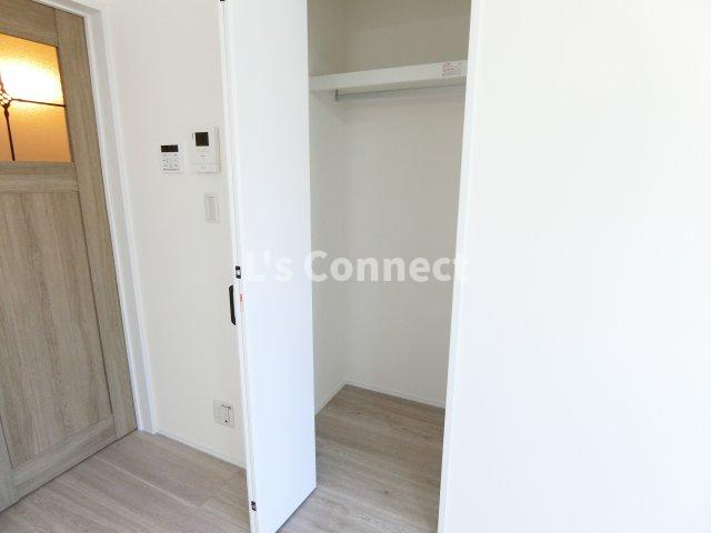 収納　クローゼットでお荷物もすっきり収納。