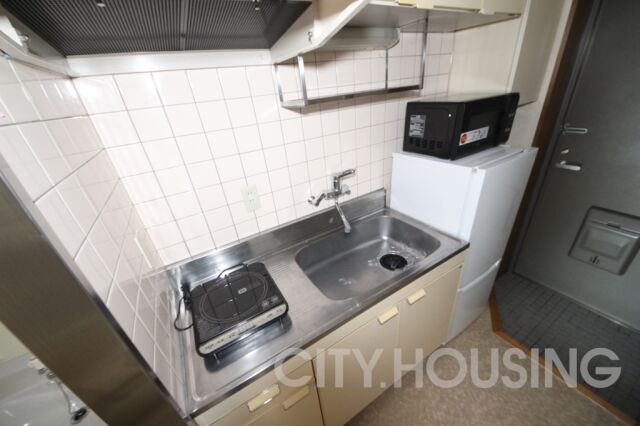 キッチン　※同タイプ部屋の写真です。