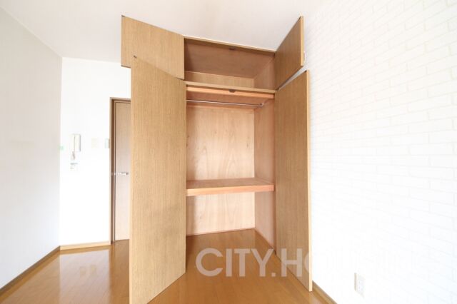 収納　※同タイプ部屋の写真です。