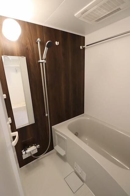 バス・シャワールーム　お風呂で日々の疲れを落としましょう