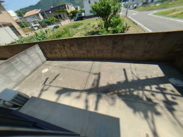 バルコニー　テラス