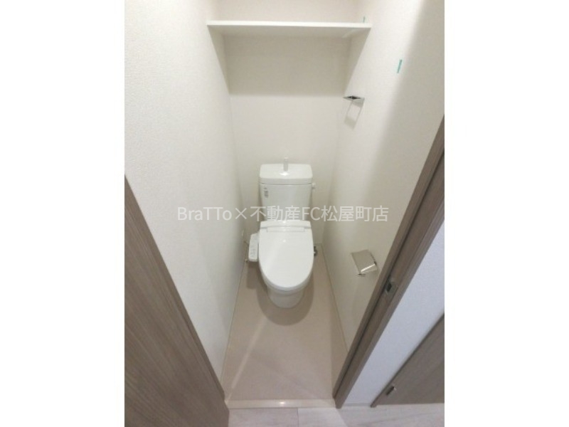 トイレ　トイレ（ウォシュレット付き）