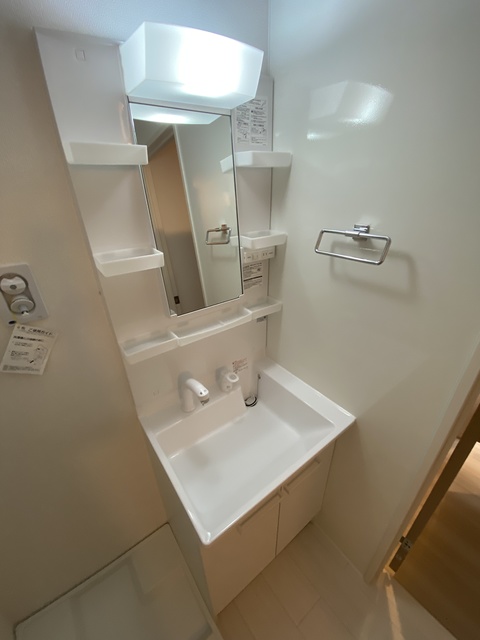 洗面設備　朝の身支度に欠かせません。