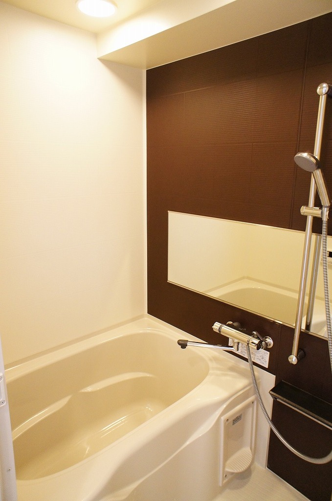 バス・シャワールーム　ゆったり過ごせるお風呂です