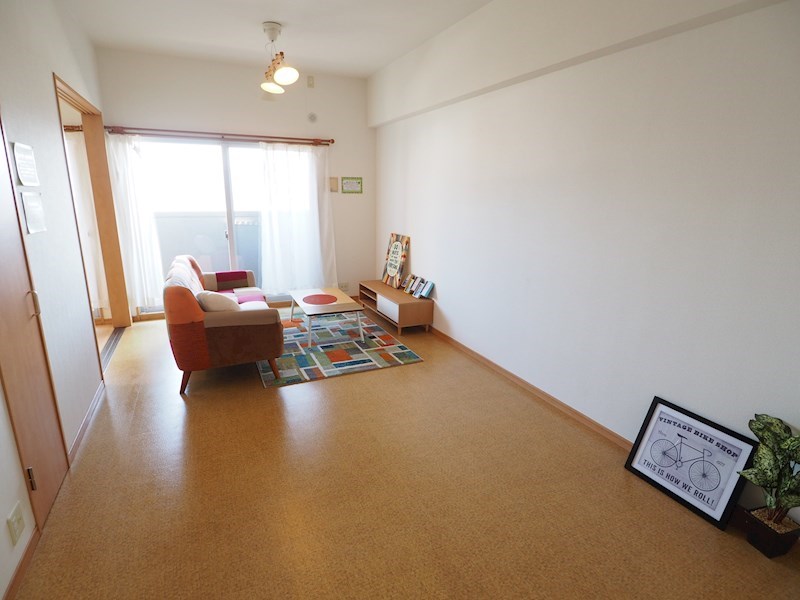 居室・リビング　南向きリビングは、明るいですよ。